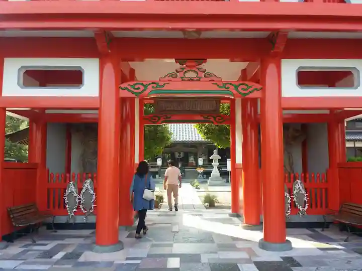 護国寺の山門・神門