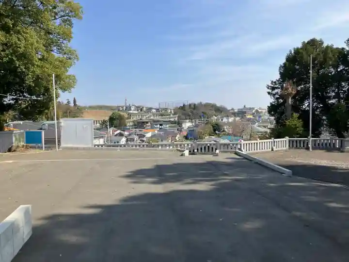 熊野神社の{uncategorized: "未分類", other: "その他", undefined: "問題あり", building: "その他建物", grave: "お墓", sacred_gate: "鳥居", guardian: "狛犬", statue: "像", buddha: "仏像", history: "歴史", nature: "自然", garden: "庭園", animal: "動物", pagoda: "塔", temizu: "手水舎", mountain_gate: "山門・神門", sanctuary: "本殿・本堂", subordinate: "末社・摂社", art: "芸術", scenery: "景色", jizo: "地蔵", ema: "絵馬", goshuin: "御朱印", omikuji: "おみくじ", items: "授与品その他", amulet: "お守り", goshuincho: "御朱印帳", eats: "食事", festival: "お祭り", votive_dance: "神楽", shichigosan: "七五三参", wedding: "結婚式", experience: "体験その他", initially: "初詣", around: "周辺", anti_infection: "感染症対策"}