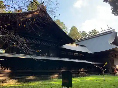 冨士御室浅間神社の本殿・本堂