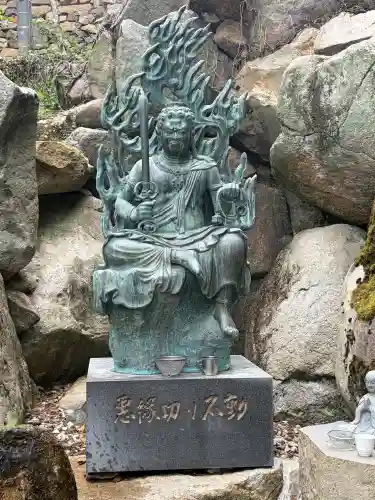 安養寺の{uncategorized: "未分類", other: "その他", undefined: "問題あり", building: "その他建物", grave: "お墓", sacred_gate: "鳥居", guardian: "狛犬", statue: "像", buddha: "仏像", history: "歴史", nature: "自然", garden: "庭園", animal: "動物", pagoda: "塔", temizu: "手水舎", mountain_gate: "山門・神門", sanctuary: "本殿・本堂", subordinate: "末社・摂社", art: "芸術", scenery: "景色", jizo: "地蔵", ema: "絵馬", goshuin: "御朱印", omikuji: "おみくじ", items: "授与品その他", amulet: "お守り", goshuincho: "御朱印帳", eats: "食事", festival: "お祭り", votive_dance: "神楽", shichigosan: "七五三参", wedding: "結婚式", experience: "体験その他", initially: "初詣", around: "周辺", anti_infection: "感染症対策"}