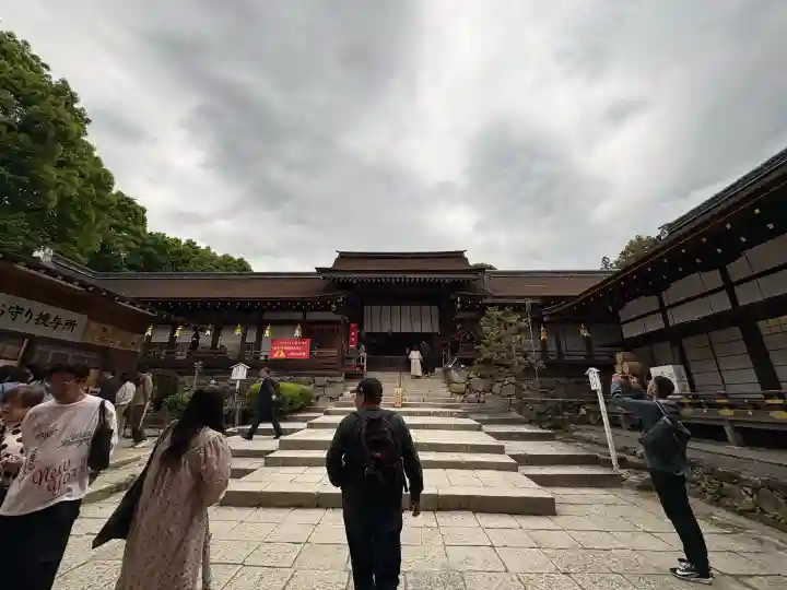 賀茂別雷神社(上賀茂神社)の{uncategorized: "未分類", other: "その他", undefined: "問題あり", building: "その他建物", grave: "お墓", sacred_gate: "鳥居", guardian: "狛犬", statue: "像", buddha: "仏像", history: "歴史", nature: "自然", garden: "庭園", animal: "動物", pagoda: "塔", temizu: "手水舎", mountain_gate: "山門・神門", sanctuary: "本殿・本堂", subordinate: "末社・摂社", art: "芸術", scenery: "景色", jizo: "地蔵", ema: "絵馬", goshuin: "御朱印", omikuji: "おみくじ", items: "授与品その他", amulet: "お守り", goshuincho: "御朱印帳", eats: "食事", festival: "お祭り", votive_dance: "神楽", shichigosan: "七五三参", wedding: "結婚式", experience: "体験その他", initially: "初詣", around: "周辺", anti_infection: "感染症対策"}