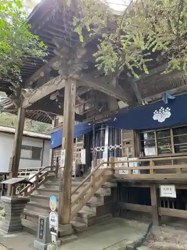 極楽寺の本殿・本堂