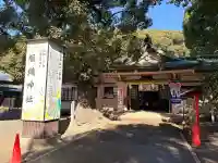 服織神社(真清田神社境内社)の{uncategorized: "未分類", other: "その他", undefined: "問題あり", building: "その他建物", grave: "お墓", sacred_gate: "鳥居", guardian: "狛犬", statue: "像", buddha: "仏像", history: "歴史", nature: "自然", garden: "庭園", animal: "動物", pagoda: "塔", temizu: "手水舎", mountain_gate: "山門・神門", sanctuary: "本殿・本堂", subordinate: "末社・摂社", art: "芸術", scenery: "景色", jizo: "地蔵", ema: "絵馬", goshuin: "御朱印", omikuji: "おみくじ", items: "授与品その他", amulet: "お守り", goshuincho: "御朱印帳", eats: "食事", festival: "お祭り", votive_dance: "神楽", shichigosan: "七五三参", wedding: "結婚式", experience: "体験その他", initially: "初詣", around: "周辺", anti_infection: "感染症対策"}