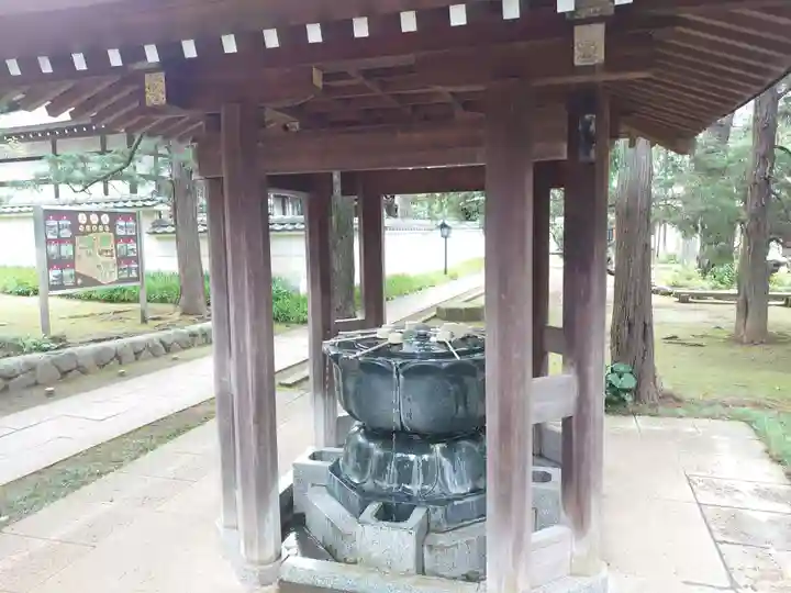 三寳寺の手水舎