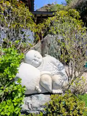 満福寺の{uncategorized: "未分類", other: "その他", undefined: "問題あり", building: "その他建物", grave: "お墓", sacred_gate: "鳥居", guardian: "狛犬", statue: "像", buddha: "仏像", history: "歴史", nature: "自然", garden: "庭園", animal: "動物", pagoda: "塔", temizu: "手水舎", mountain_gate: "山門・神門", sanctuary: "本殿・本堂", subordinate: "末社・摂社", art: "芸術", scenery: "景色", jizo: "地蔵", ema: "絵馬", goshuin: "御朱印", omikuji: "おみくじ", items: "授与品その他", amulet: "お守り", goshuincho: "御朱印帳", eats: "食事", festival: "お祭り", votive_dance: "神楽", shichigosan: "七五三参", wedding: "結婚式", experience: "体験その他", initially: "初詣", around: "周辺", anti_infection: "感染症対策"}