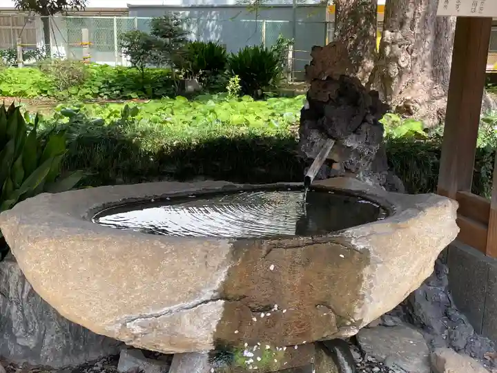 前原御嶽神社の手水舎