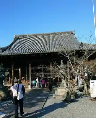 穴太寺の本殿・本堂