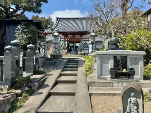 智福院の{uncategorized: "未分類", other: "その他", undefined: "問題あり", building: "その他建物", grave: "お墓", sacred_gate: "鳥居", guardian: "狛犬", statue: "像", buddha: "仏像", history: "歴史", nature: "自然", garden: "庭園", animal: "動物", pagoda: "塔", temizu: "手水舎", mountain_gate: "山門・神門", sanctuary: "本殿・本堂", subordinate: "末社・摂社", art: "芸術", scenery: "景色", jizo: "地蔵", ema: "絵馬", goshuin: "御朱印", omikuji: "おみくじ", items: "授与品その他", amulet: "お守り", goshuincho: "御朱印帳", eats: "食事", festival: "お祭り", votive_dance: "神楽", shichigosan: "七五三参", wedding: "結婚式", experience: "体験その他", initially: "初詣", around: "周辺", anti_infection: "感染症対策"}