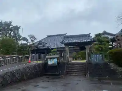 光明寺の{uncategorized: "未分類", other: "その他", undefined: "問題あり", building: "その他建物", grave: "お墓", sacred_gate: "鳥居", guardian: "狛犬", statue: "像", buddha: "仏像", history: "歴史", nature: "自然", garden: "庭園", animal: "動物", pagoda: "塔", temizu: "手水舎", mountain_gate: "山門・神門", sanctuary: "本殿・本堂", subordinate: "末社・摂社", art: "芸術", scenery: "景色", jizo: "地蔵", ema: "絵馬", goshuin: "御朱印", omikuji: "おみくじ", items: "授与品その他", amulet: "お守り", goshuincho: "御朱印帳", eats: "食事", festival: "お祭り", votive_dance: "神楽", shichigosan: "七五三参", wedding: "結婚式", experience: "体験その他", initially: "初詣", around: "周辺", anti_infection: "感染症対策"}