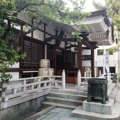 鳥越神社の本殿・本堂