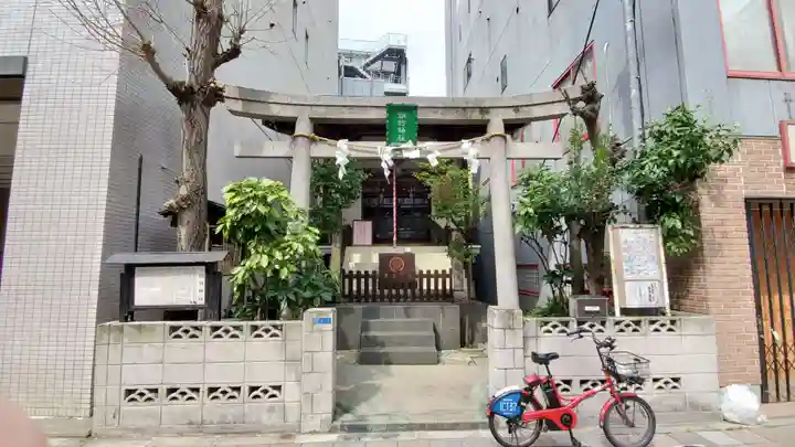 諏訪神社の鳥居