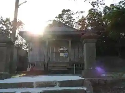 久多島神社の本殿