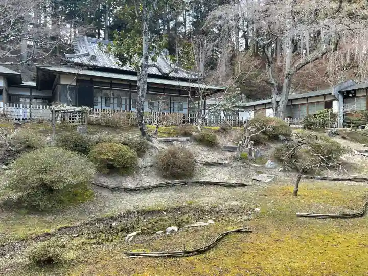 瑞巌寺の{uncategorized: "未分類", other: "その他", undefined: "問題あり", building: "その他建物", grave: "お墓", sacred_gate: "鳥居", guardian: "狛犬", statue: "像", buddha: "仏像", history: "歴史", nature: "自然", garden: "庭園", animal: "動物", pagoda: "塔", temizu: "手水舎", mountain_gate: "山門・神門", sanctuary: "本殿・本堂", subordinate: "末社・摂社", art: "芸術", scenery: "景色", jizo: "地蔵", ema: "絵馬", goshuin: "御朱印", omikuji: "おみくじ", items: "授与品その他", amulet: "お守り", goshuincho: "御朱印帳", eats: "食事", festival: "お祭り", votive_dance: "神楽", shichigosan: "七五三参", wedding: "結婚式", experience: "体験その他", initially: "初詣", around: "周辺", anti_infection: "感染症対策"}
