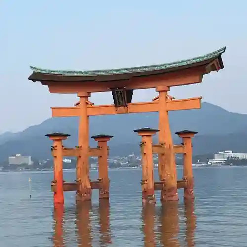 厳島神社の鳥居