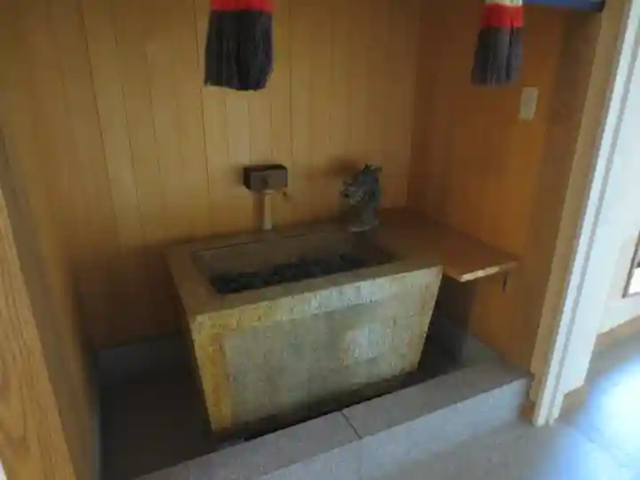 諏訪神社の手水舎