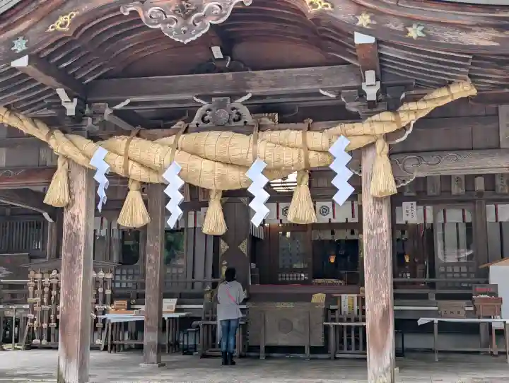 白山比咩神社の{uncategorized: "未分類", other: "その他", undefined: "問題あり", building: "その他建物", grave: "お墓", sacred_gate: "鳥居", guardian: "狛犬", statue: "像", buddha: "仏像", history: "歴史", nature: "自然", garden: "庭園", animal: "動物", pagoda: "塔", temizu: "手水舎", mountain_gate: "山門・神門", sanctuary: "本殿・本堂", subordinate: "末社・摂社", art: "芸術", scenery: "景色", jizo: "地蔵", ema: "絵馬", goshuin: "御朱印", omikuji: "おみくじ", items: "授与品その他", amulet: "お守り", goshuincho: "御朱印帳", eats: "食事", festival: "お祭り", votive_dance: "神楽", shichigosan: "七五三参", wedding: "結婚式", experience: "体験その他", initially: "初詣", around: "周辺", anti_infection: "感染症対策"}