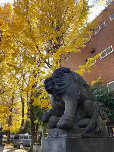 穏田神社の狛犬