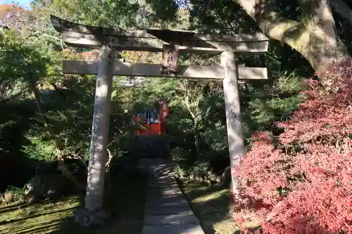 毘沙門堂門跡の鳥居