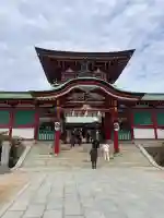 防府天満宮の{uncategorized: "未分類", other: "その他", undefined: "問題あり", building: "その他建物", grave: "お墓", sacred_gate: "鳥居", guardian: "狛犬", statue: "像", buddha: "仏像", history: "歴史", nature: "自然", garden: "庭園", animal: "動物", pagoda: "塔", temizu: "手水舎", mountain_gate: "山門・神門", sanctuary: "本殿・本堂", subordinate: "末社・摂社", art: "芸術", scenery: "景色", jizo: "地蔵", ema: "絵馬", goshuin: "御朱印", omikuji: "おみくじ", items: "授与品その他", amulet: "お守り", goshuincho: "御朱印帳", eats: "食事", festival: "お祭り", votive_dance: "神楽", shichigosan: "七五三参", wedding: "結婚式", experience: "体験その他", initially: "初詣", around: "周辺", anti_infection: "感染症対策"}