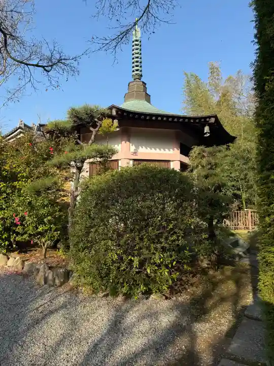 孝恩寺の{uncategorized: "未分類", other: "その他", undefined: "問題あり", building: "その他建物", grave: "お墓", sacred_gate: "鳥居", guardian: "狛犬", statue: "像", buddha: "仏像", history: "歴史", nature: "自然", garden: "庭園", animal: "動物", pagoda: "塔", temizu: "手水舎", mountain_gate: "山門・神門", sanctuary: "本殿・本堂", subordinate: "末社・摂社", art: "芸術", scenery: "景色", jizo: "地蔵", ema: "絵馬", goshuin: "御朱印", omikuji: "おみくじ", items: "授与品その他", amulet: "お守り", goshuincho: "御朱印帳", eats: "食事", festival: "お祭り", votive_dance: "神楽", shichigosan: "七五三参", wedding: "結婚式", experience: "体験その他", initially: "初詣", around: "周辺", anti_infection: "感染症対策"}