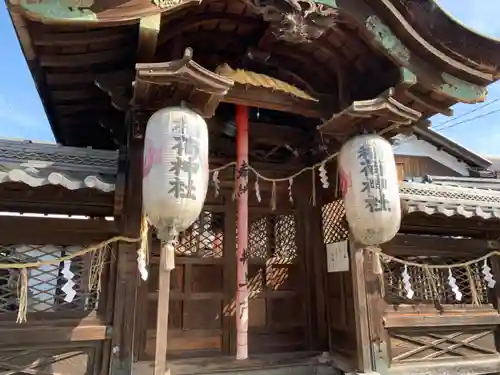 稲荷神社の本殿