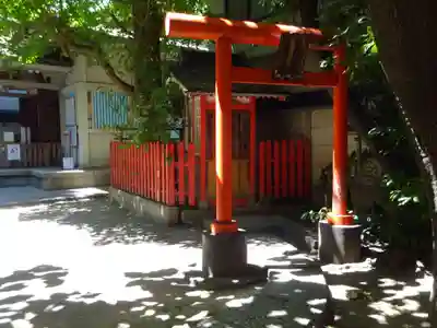 銀杏岡八幡神社の末社・摂社