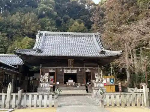 八幡神社松平東照宮の{uncategorized: "未分類", other: "その他", undefined: "問題あり", building: "その他建物", grave: "お墓", sacred_gate: "鳥居", guardian: "狛犬", statue: "像", buddha: "仏像", history: "歴史", nature: "自然", garden: "庭園", animal: "動物", pagoda: "塔", temizu: "手水舎", mountain_gate: "山門・神門", sanctuary: "本殿・本堂", subordinate: "末社・摂社", art: "芸術", scenery: "景色", jizo: "地蔵", ema: "絵馬", goshuin: "御朱印", omikuji: "おみくじ", items: "授与品その他", amulet: "お守り", goshuincho: "御朱印帳", eats: "食事", festival: "お祭り", votive_dance: "神楽", shichigosan: "七五三参", wedding: "結婚式", experience: "体験その他", initially: "初詣", around: "周辺", anti_infection: "感染症対策"}