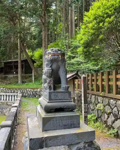 鎮神社の狛犬