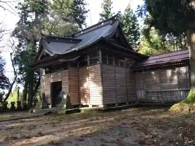 巣守神社の本殿
