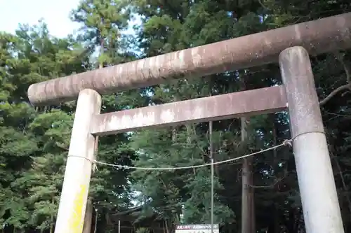 中氷川神社の鳥居