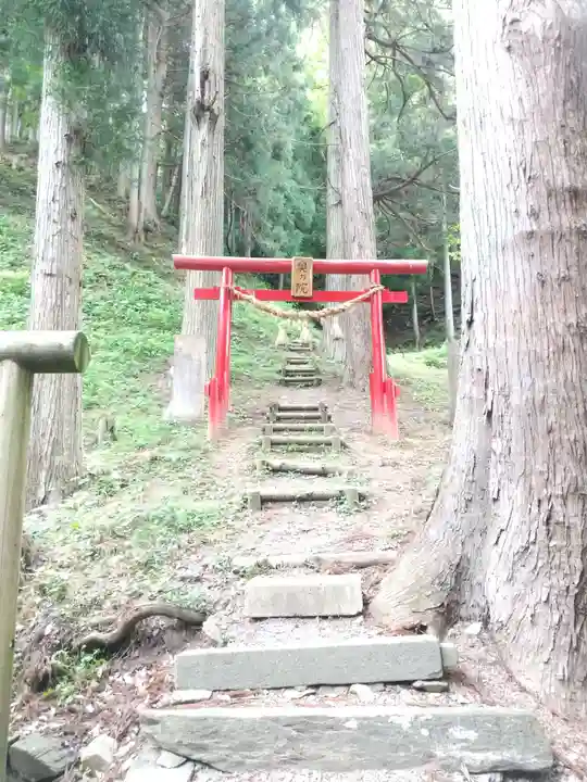 横山不動尊の鳥居