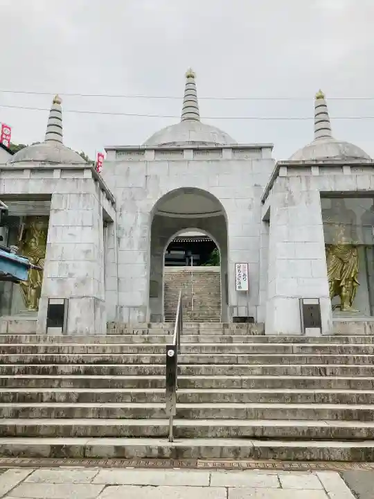 最上稲荷山妙教寺(岡山県)