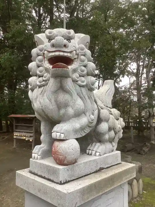 籠守勝手神社(木曽川町黒田)の狛犬