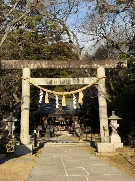 磯部稲村神社の{uncategorized: "未分類", other: "その他", undefined: "問題あり", building: "その他建物", grave: "お墓", sacred_gate: "鳥居", guardian: "狛犬", statue: "像", buddha: "仏像", history: "歴史", nature: "自然", garden: "庭園", animal: "動物", pagoda: "塔", temizu: "手水舎", mountain_gate: "山門・神門", sanctuary: "本殿・本堂", subordinate: "末社・摂社", art: "芸術", scenery: "景色", jizo: "地蔵", ema: "絵馬", goshuin: "御朱印", omikuji: "おみくじ", items: "授与品その他", amulet: "お守り", goshuincho: "御朱印帳", eats: "食事", festival: "お祭り", votive_dance: "神楽", shichigosan: "七五三参", wedding: "結婚式", experience: "体験その他", initially: "初詣", around: "周辺", anti_infection: "感染症対策"}