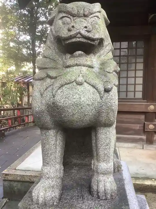 神明社の狛犬