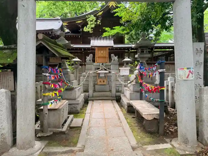 神御衣神社の{uncategorized: "未分類", other: "その他", undefined: "問題あり", building: "その他建物", grave: "お墓", sacred_gate: "鳥居", guardian: "狛犬", statue: "像", buddha: "仏像", history: "歴史", nature: "自然", garden: "庭園", animal: "動物", pagoda: "塔", temizu: "手水舎", mountain_gate: "山門・神門", sanctuary: "本殿・本堂", subordinate: "末社・摂社", art: "芸術", scenery: "景色", jizo: "地蔵", ema: "絵馬", goshuin: "御朱印", omikuji: "おみくじ", items: "授与品その他", amulet: "お守り", goshuincho: "御朱印帳", eats: "食事", festival: "お祭り", votive_dance: "神楽", shichigosan: "七五三参", wedding: "結婚式", experience: "体験その他", initially: "初詣", around: "周辺", anti_infection: "感染症対策"}