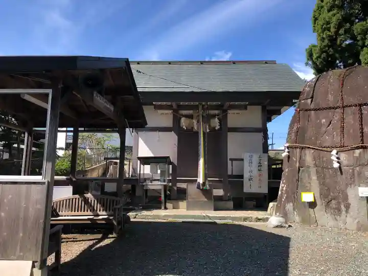 三ツ石神社(岩手県)