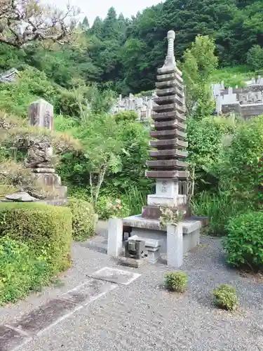 本光寺の塔