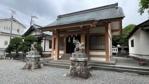 諏訪神社の本殿・本堂