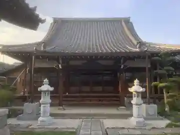 極楽寺の本殿・本堂