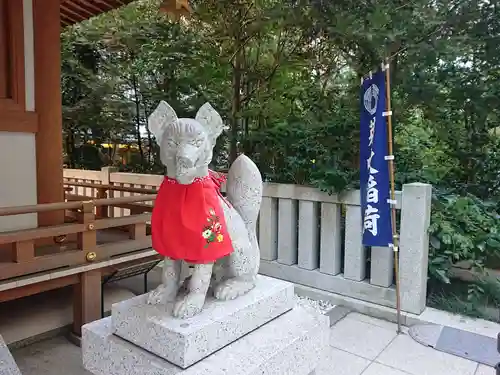 福徳神社（芽吹稲荷）の狛犬