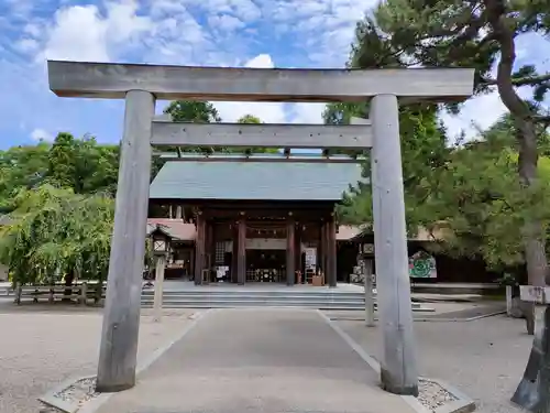 射水神社の鳥居