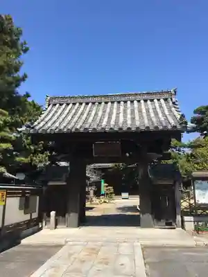 光照院の山門・神門