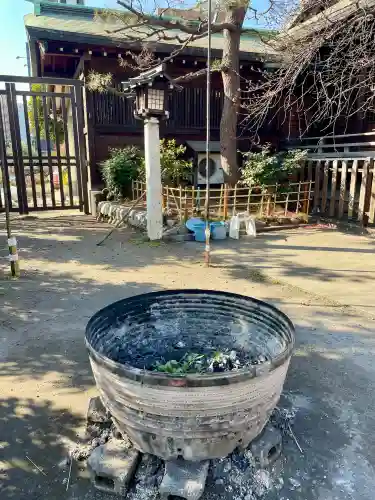 新宿下落合氷川神社の{uncategorized: "未分類", other: "その他", undefined: "問題あり", building: "その他建物", grave: "お墓", sacred_gate: "鳥居", guardian: "狛犬", statue: "像", buddha: "仏像", history: "歴史", nature: "自然", garden: "庭園", animal: "動物", pagoda: "塔", temizu: "手水舎", mountain_gate: "山門・神門", sanctuary: "本殿・本堂", subordinate: "末社・摂社", art: "芸術", scenery: "景色", jizo: "地蔵", ema: "絵馬", goshuin: "御朱印", omikuji: "おみくじ", items: "授与品その他", amulet: "お守り", goshuincho: "御朱印帳", eats: "食事", festival: "お祭り", votive_dance: "神楽", shichigosan: "七五三参", wedding: "結婚式", experience: "体験その他", initially: "初詣", around: "周辺", anti_infection: "感染症対策"}