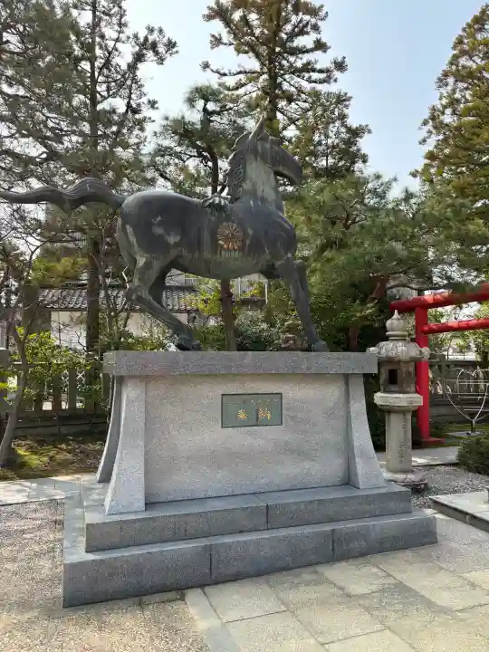 日枝神社の{uncategorized: "未分類", other: "その他", undefined: "問題あり", building: "その他建物", grave: "お墓", sacred_gate: "鳥居", guardian: "狛犬", statue: "像", buddha: "仏像", history: "歴史", nature: "自然", garden: "庭園", animal: "動物", pagoda: "塔", temizu: "手水舎", mountain_gate: "山門・神門", sanctuary: "本殿・本堂", subordinate: "末社・摂社", art: "芸術", scenery: "景色", jizo: "地蔵", ema: "絵馬", goshuin: "御朱印", omikuji: "おみくじ", items: "授与品その他", amulet: "お守り", goshuincho: "御朱印帳", eats: "食事", festival: "お祭り", votive_dance: "神楽", shichigosan: "七五三参", wedding: "結婚式", experience: "体験その他", initially: "初詣", around: "周辺", anti_infection: "感染症対策"}