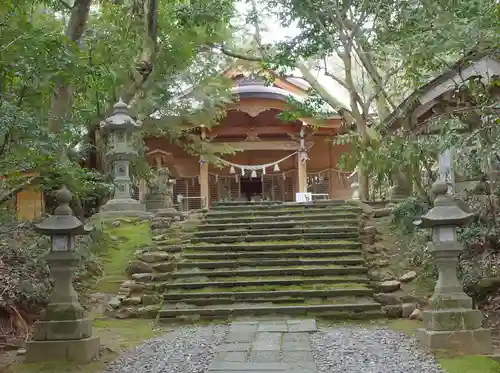 須須神社の本殿