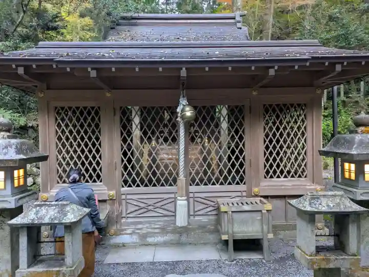 貴船神社奥宮の{uncategorized: "未分類", other: "その他", undefined: "問題あり", building: "その他建物", grave: "お墓", sacred_gate: "鳥居", guardian: "狛犬", statue: "像", buddha: "仏像", history: "歴史", nature: "自然", garden: "庭園", animal: "動物", pagoda: "塔", temizu: "手水舎", mountain_gate: "山門・神門", sanctuary: "本殿・本堂", subordinate: "末社・摂社", art: "芸術", scenery: "景色", jizo: "地蔵", ema: "絵馬", goshuin: "御朱印", omikuji: "おみくじ", items: "授与品その他", amulet: "お守り", goshuincho: "御朱印帳", eats: "食事", festival: "お祭り", votive_dance: "神楽", shichigosan: "七五三参", wedding: "結婚式", experience: "体験その他", initially: "初詣", around: "周辺", anti_infection: "感染症対策"}