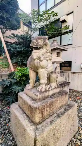 白金氷川神社の狛犬