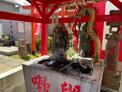 前橋厄除大師 蓮花院の{uncategorized: "未分類", other: "その他", undefined: "問題あり", building: "その他建物", grave: "お墓", sacred_gate: "鳥居", guardian: "狛犬", statue: "像", buddha: "仏像", history: "歴史", nature: "自然", garden: "庭園", animal: "動物", pagoda: "塔", temizu: "手水舎", mountain_gate: "山門・神門", sanctuary: "本殿・本堂", subordinate: "末社・摂社", art: "芸術", scenery: "景色", jizo: "地蔵", ema: "絵馬", goshuin: "御朱印", omikuji: "おみくじ", items: "授与品その他", amulet: "お守り", goshuincho: "御朱印帳", eats: "食事", festival: "お祭り", votive_dance: "神楽", shichigosan: "七五三参", wedding: "結婚式", experience: "体験その他", initially: "初詣", around: "周辺", anti_infection: "感染症対策"}