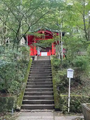 九頭龍神社本宮の{uncategorized: "未分類", other: "その他", undefined: "問題あり", building: "その他建物", grave: "お墓", sacred_gate: "鳥居", guardian: "狛犬", statue: "像", buddha: "仏像", history: "歴史", nature: "自然", garden: "庭園", animal: "動物", pagoda: "塔", temizu: "手水舎", mountain_gate: "山門・神門", sanctuary: "本殿・本堂", subordinate: "末社・摂社", art: "芸術", scenery: "景色", jizo: "地蔵", ema: "絵馬", goshuin: "御朱印", omikuji: "おみくじ", items: "授与品その他", amulet: "お守り", goshuincho: "御朱印帳", eats: "食事", festival: "お祭り", votive_dance: "神楽", shichigosan: "七五三参", wedding: "結婚式", experience: "体験その他", initially: "初詣", around: "周辺", anti_infection: "感染症対策"}